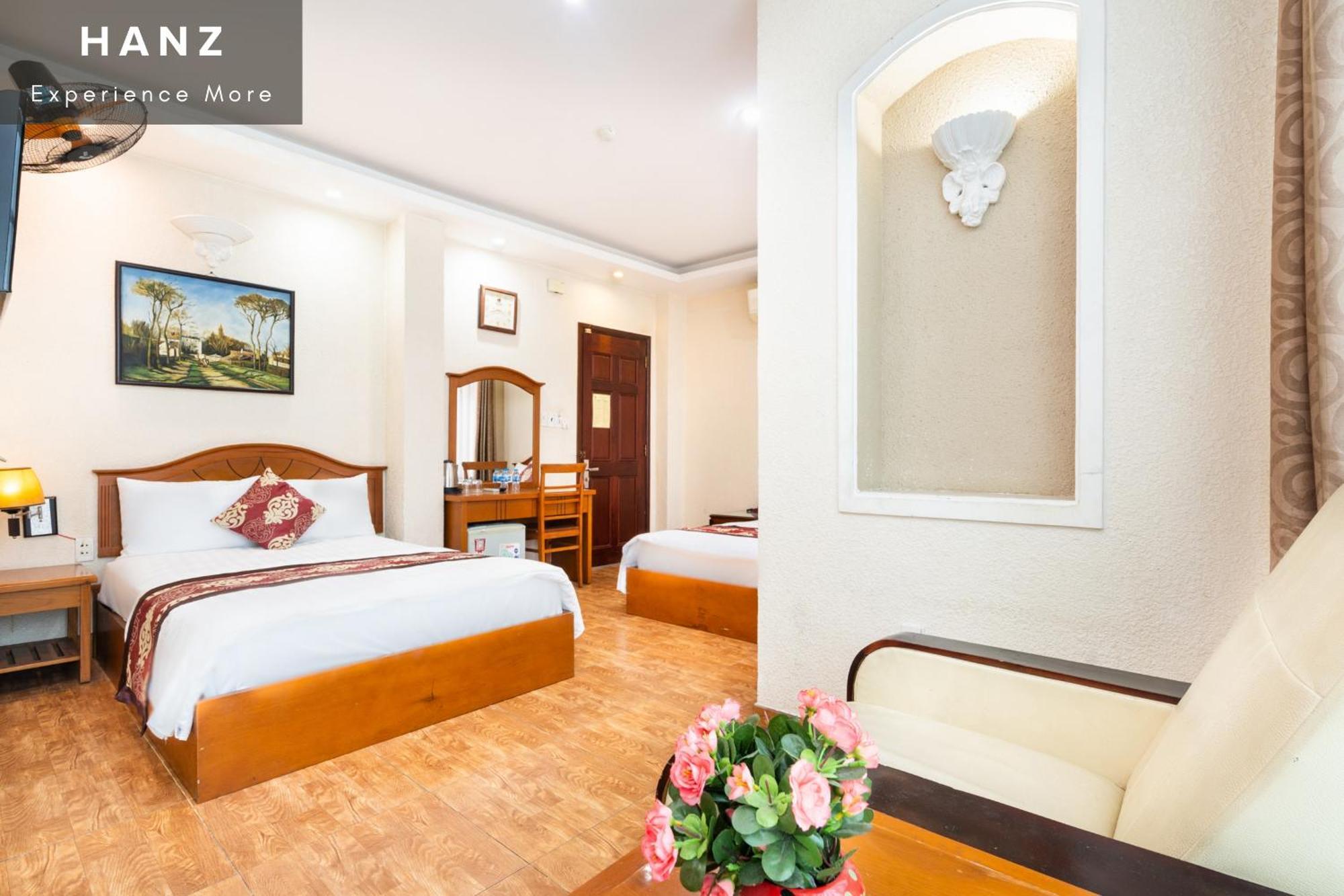 HANZ Queen Hotel Tan Binh Ho-Chi-Minh-Stadt Exterior foto