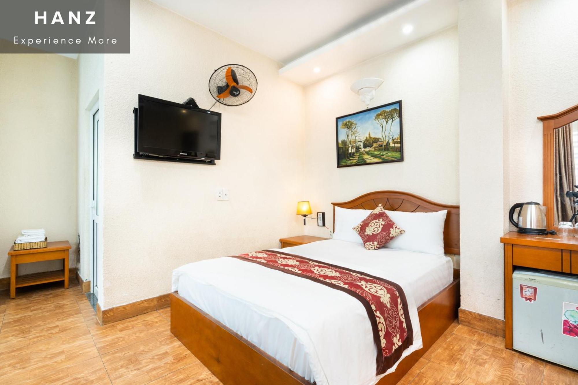 HANZ Queen Hotel Tan Binh Ho-Chi-Minh-Stadt Zimmer foto