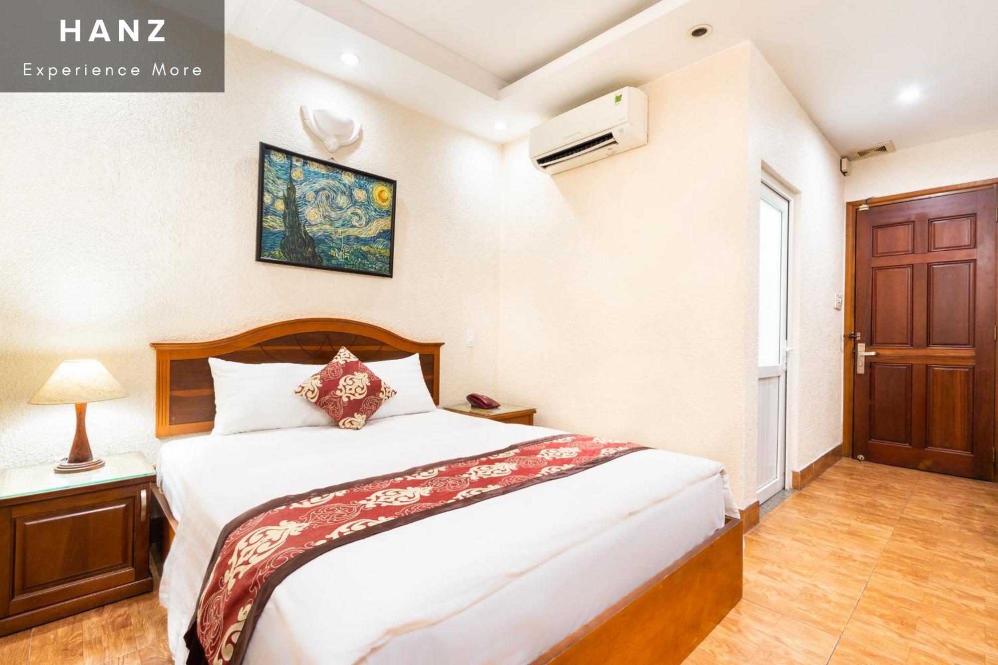 HANZ Queen Hotel Tan Binh Ho-Chi-Minh-Stadt Zimmer foto