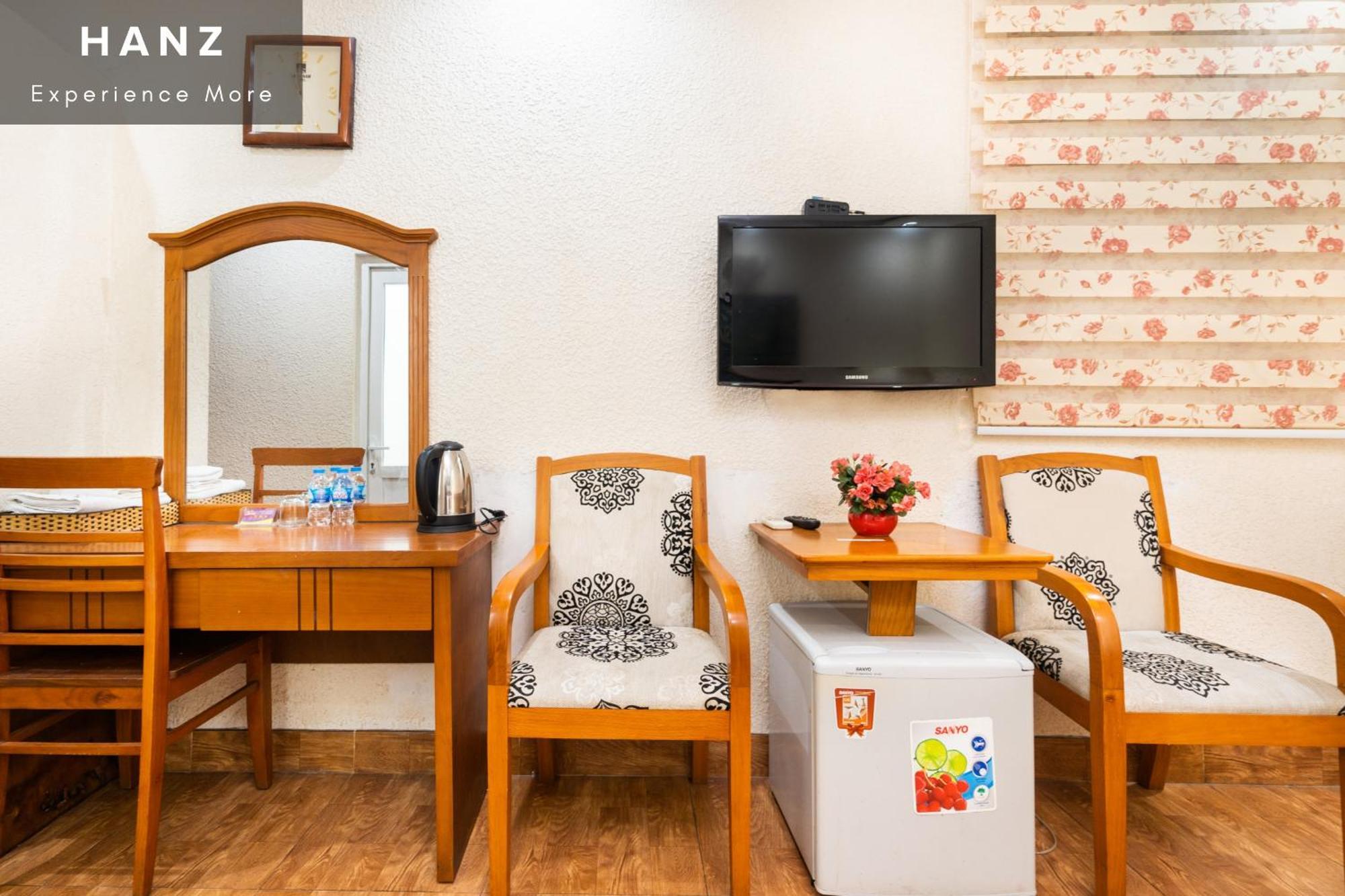 HANZ Queen Hotel Tan Binh Ho-Chi-Minh-Stadt Zimmer foto
