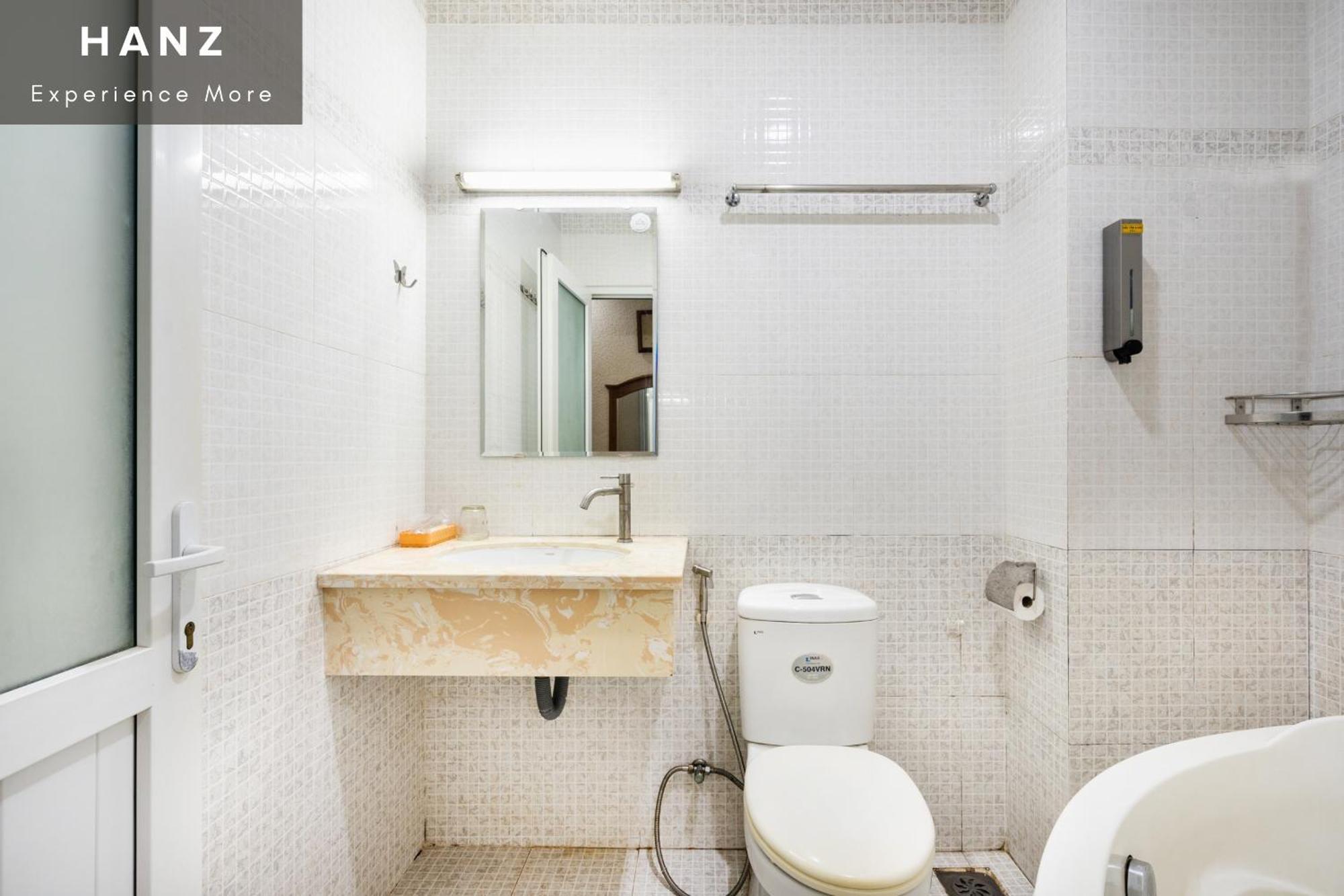 HANZ Queen Hotel Tan Binh Ho-Chi-Minh-Stadt Zimmer foto